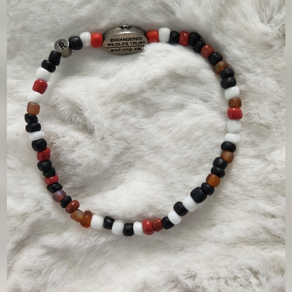 Wild Dog Handmade Beaded Bracelet - Picture 5 of 6